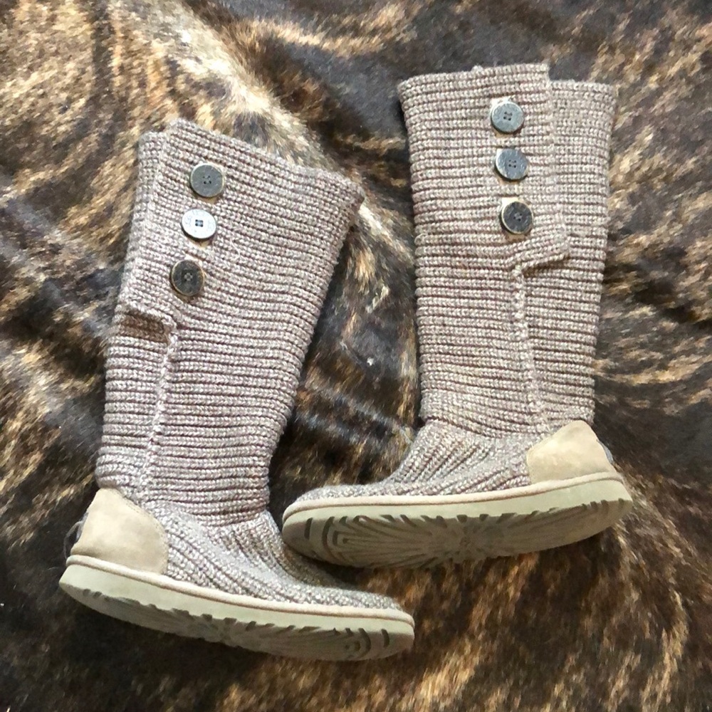 UGG Women’s Classic Cardy Winter Boot Grey Size 8